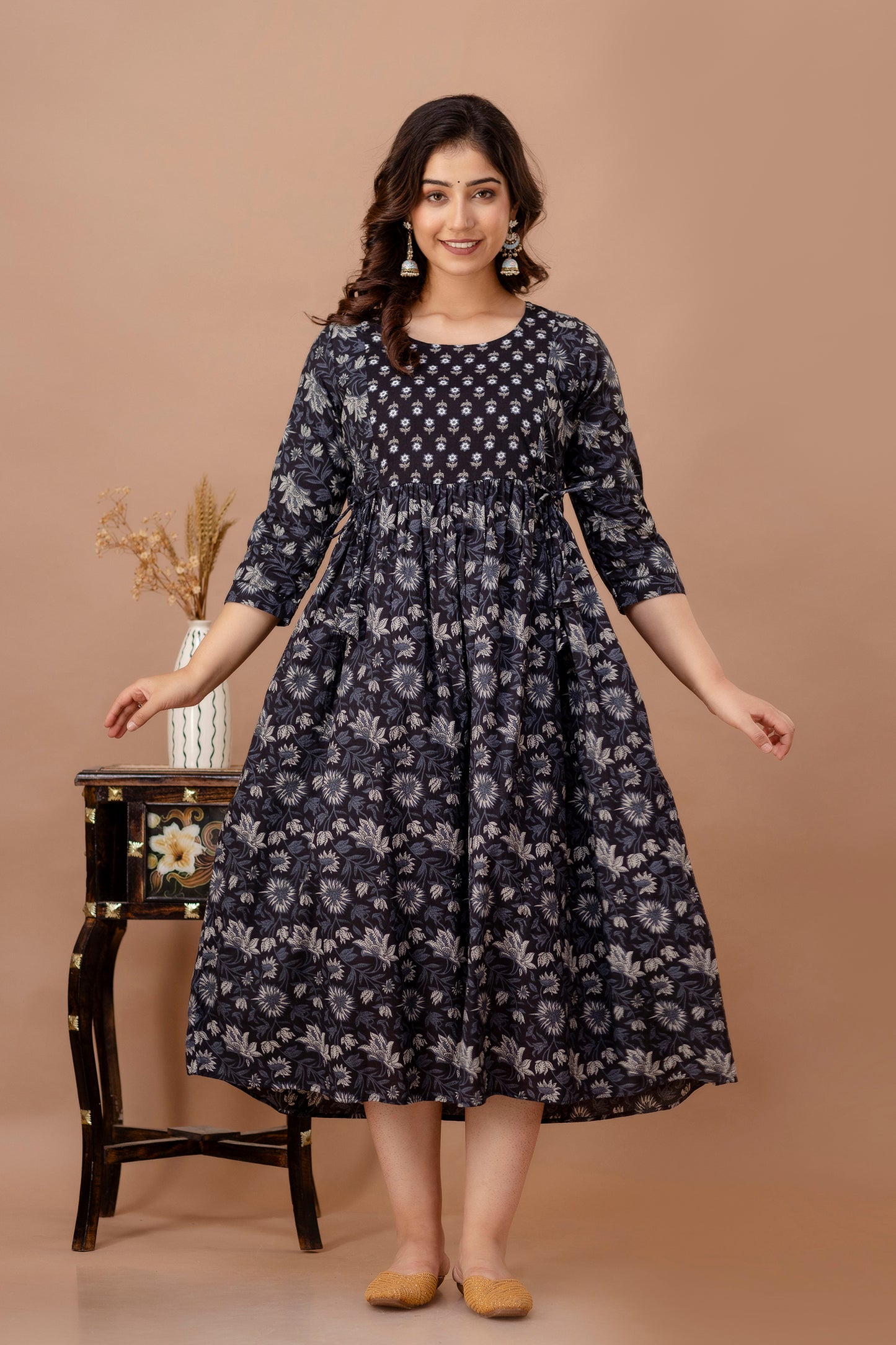 Stylish Simplicity: Ashvy Leaf Print Cotton Maternity Feeding Kurti(Black)(TUL001)