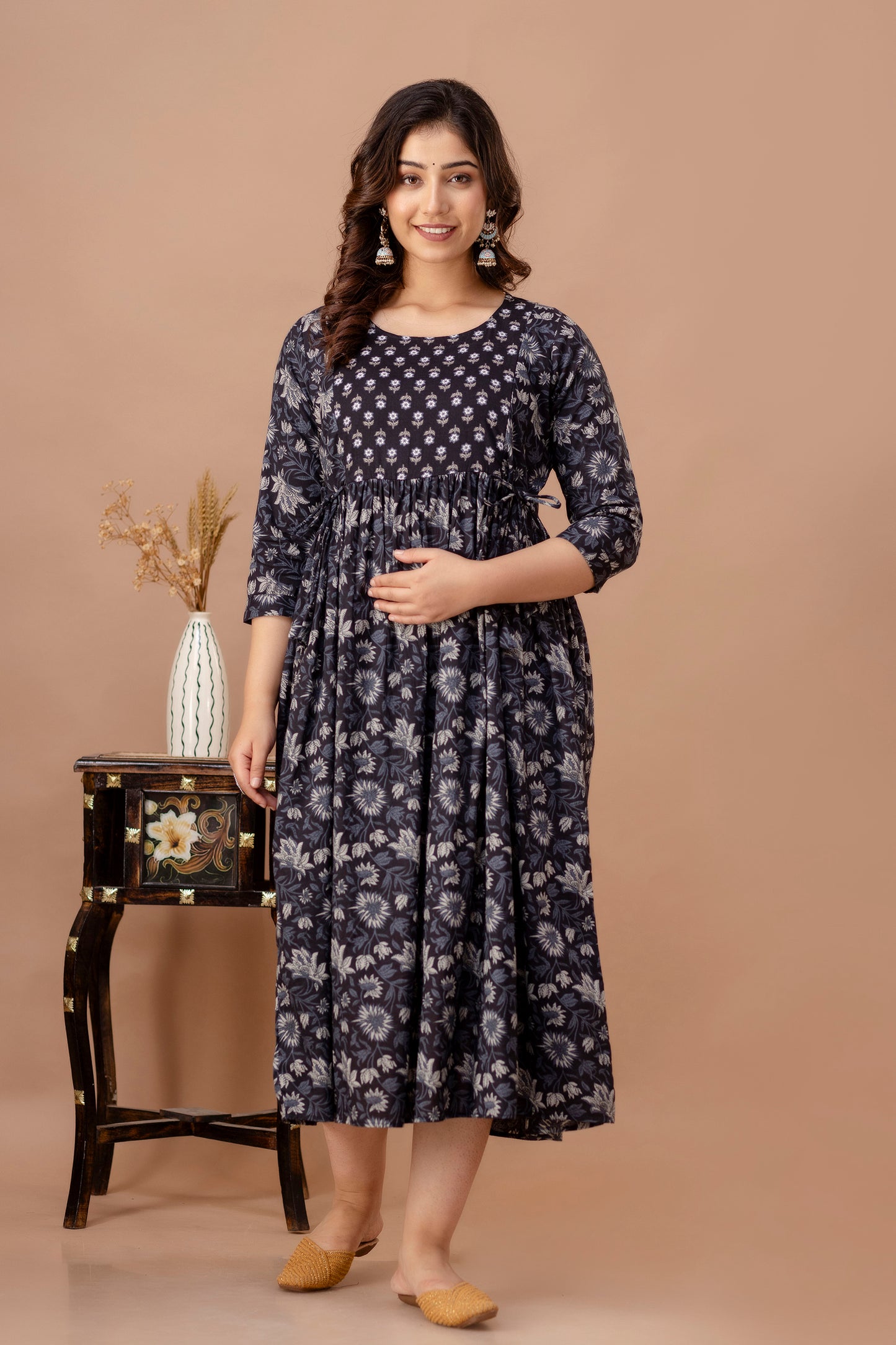 Stylish Simplicity: Ashvy Leaf Print Cotton Maternity Feeding Kurti(Black)(TUL001)