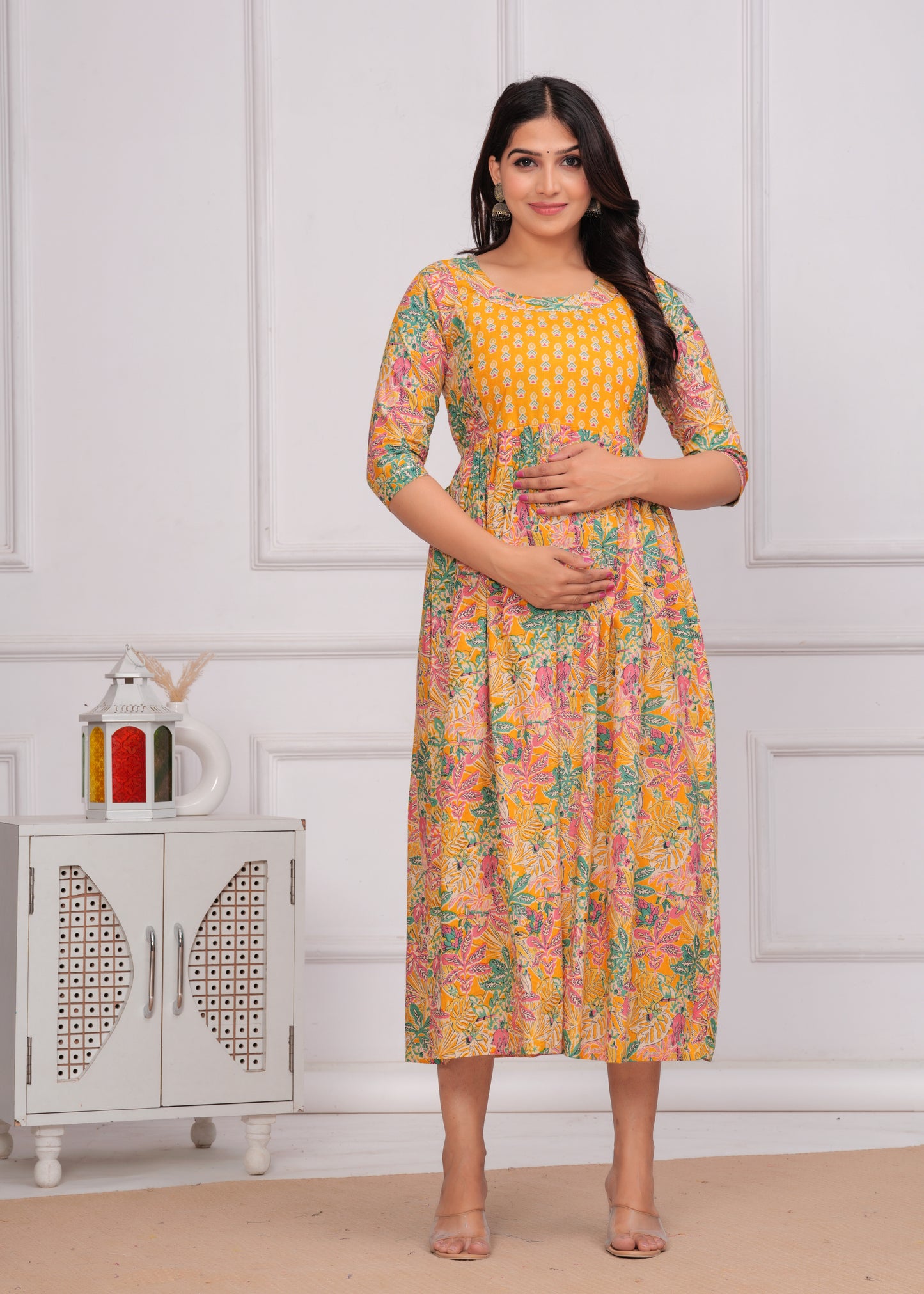 Sunny Comfort: Ashvy Leaf Print Cotton Maternity Feeding Kurti (Yellow)