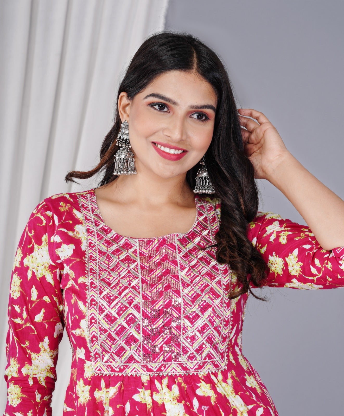 🌸 NEW LAUNCH BEAUTIFUL EMBROIDERI  STYLISH KURTA WITH PANT💐(Pink)