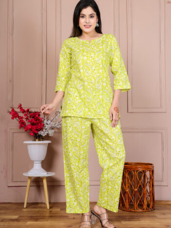 Ashvy Premium Parrot Green Cotton Co-ord Set – Stylish 3/4 Sleeve Top & Comfortable Relaxed-Fit Pants for Everyday Elegance